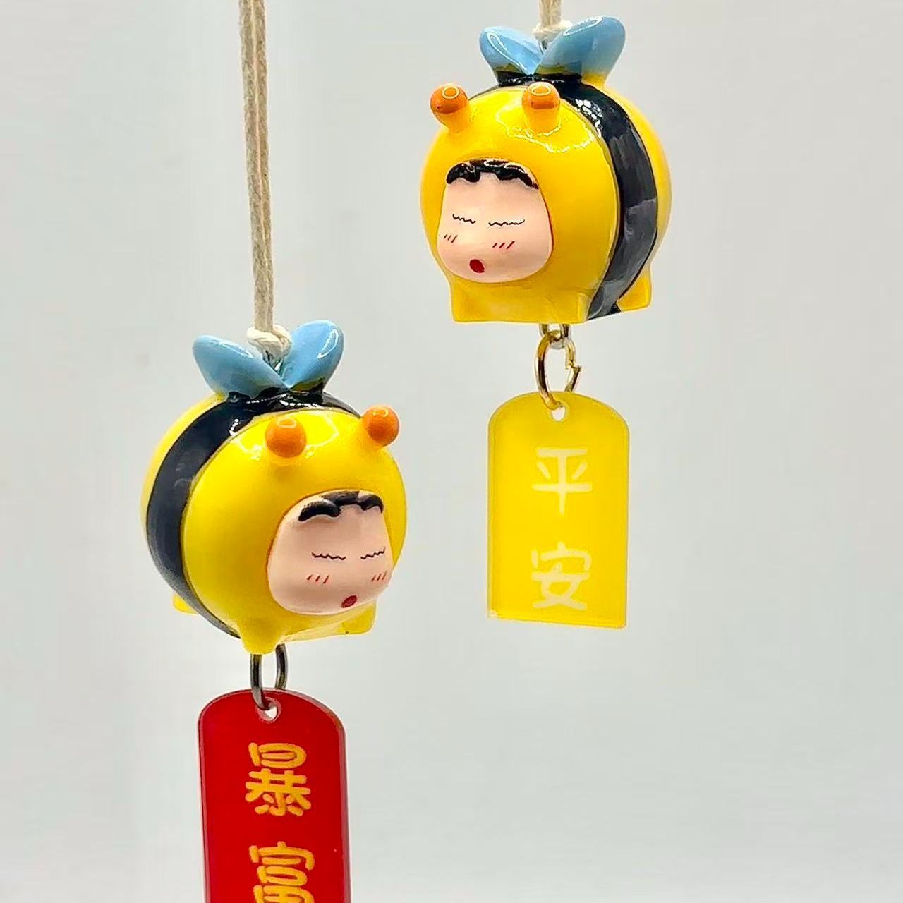 Crayon Shin-chan Bee Cosplay F - Car Accessories Inside ulasan dan harga