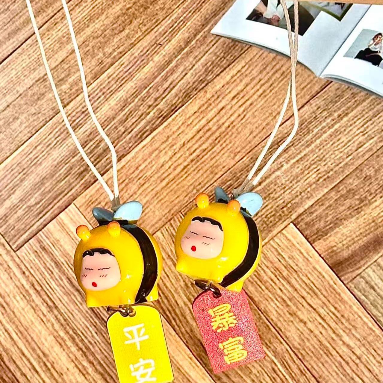 Crayon Shin-chan Bee Cosplay F - Car Accessories Inside ulasan dan harga