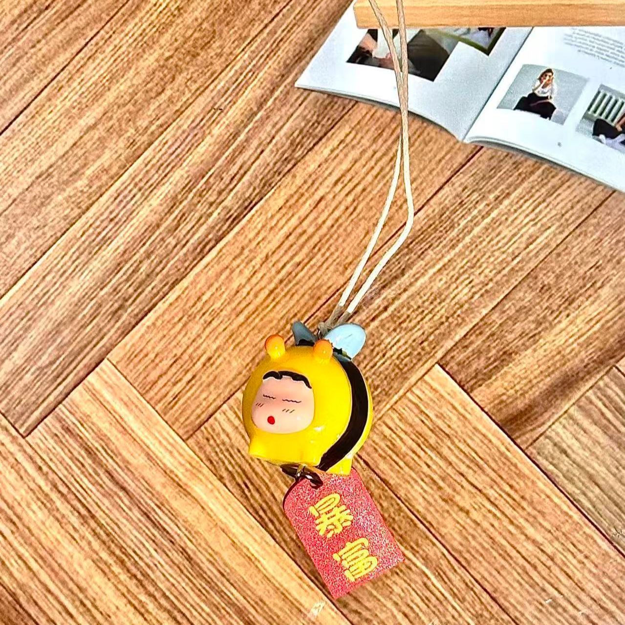 Crayon Shin-chan Bee Cosplay F - Car Accessories Inside ulasan dan harga